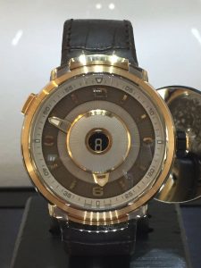 ساعة Visionnaire DIZ من دار Fabergé فائزة بجائزة أفضل ساعة ثنائية التوقيت